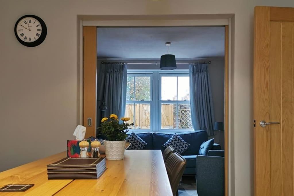 יורק 3 Bedroom Townhouse, Free Parking מראה חיצוני תמונה